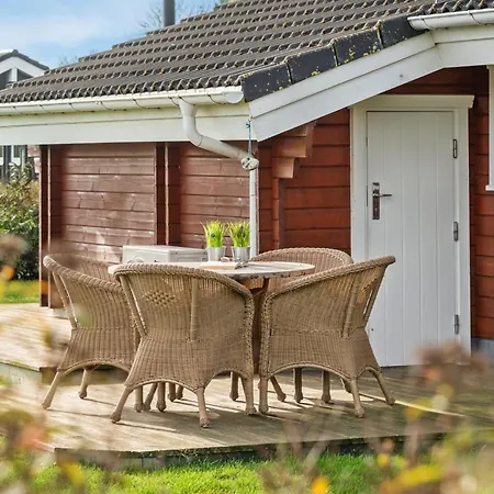 Semesterbostad Ruusu - 300m From The Sea By Interhome