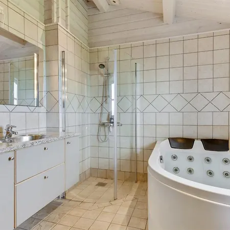 Semesterbostad Ruusu - 300m From The Sea By Interhome