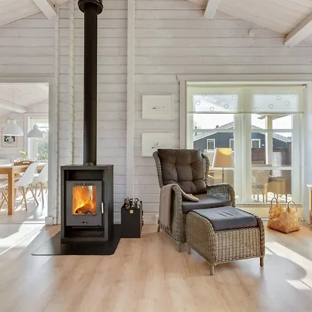 Semesterbostad Ruusu - 300m From The Sea By Interhome *