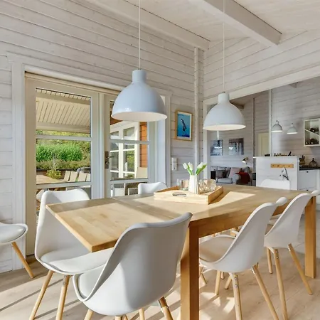 Semesterbostad Ruusu - 300m From The Sea By Interhome *