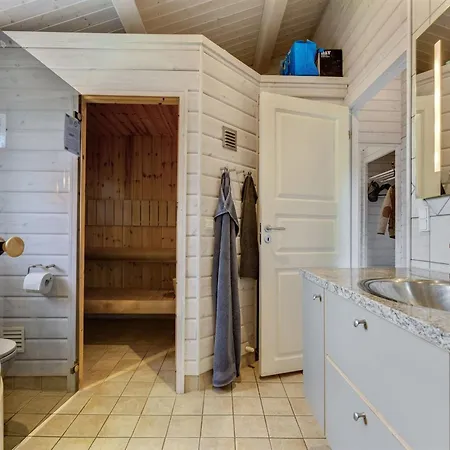 Semesterbostad Ruusu - 300m From The Sea By Interhome