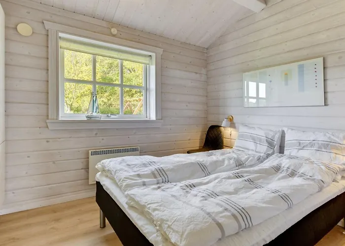 Holiday home Ruusu - 300m From The Sea By Interhome