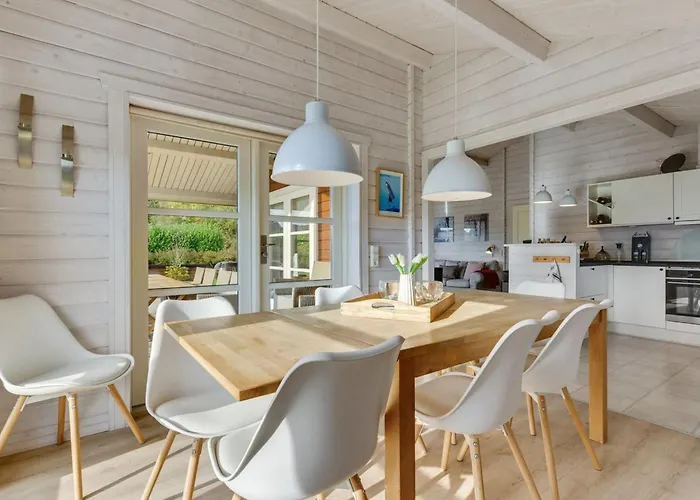 Ruusu - 300m From The Sea By Interhome *