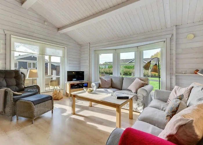 Ruusu - 300m From The Sea By Interhome *